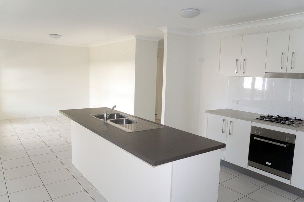 10 Takoko Place, Kirkwood, QLD 4680