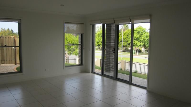 2/2 Rainlily Crescent, Upper Coomera, QLD 4209