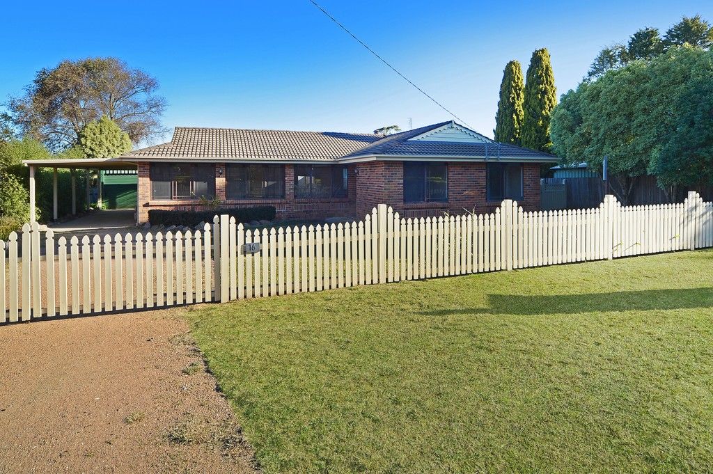 16 Australia Avenue
