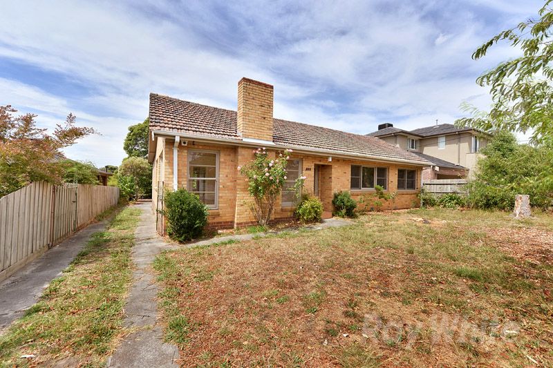 230 Lawrence Road, MOUNT WAVERLEY, VIC 3149