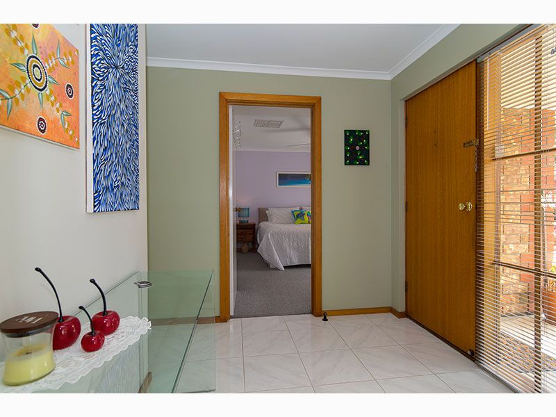4 Woodcroft Drive, Morphett Vale, SA 5162