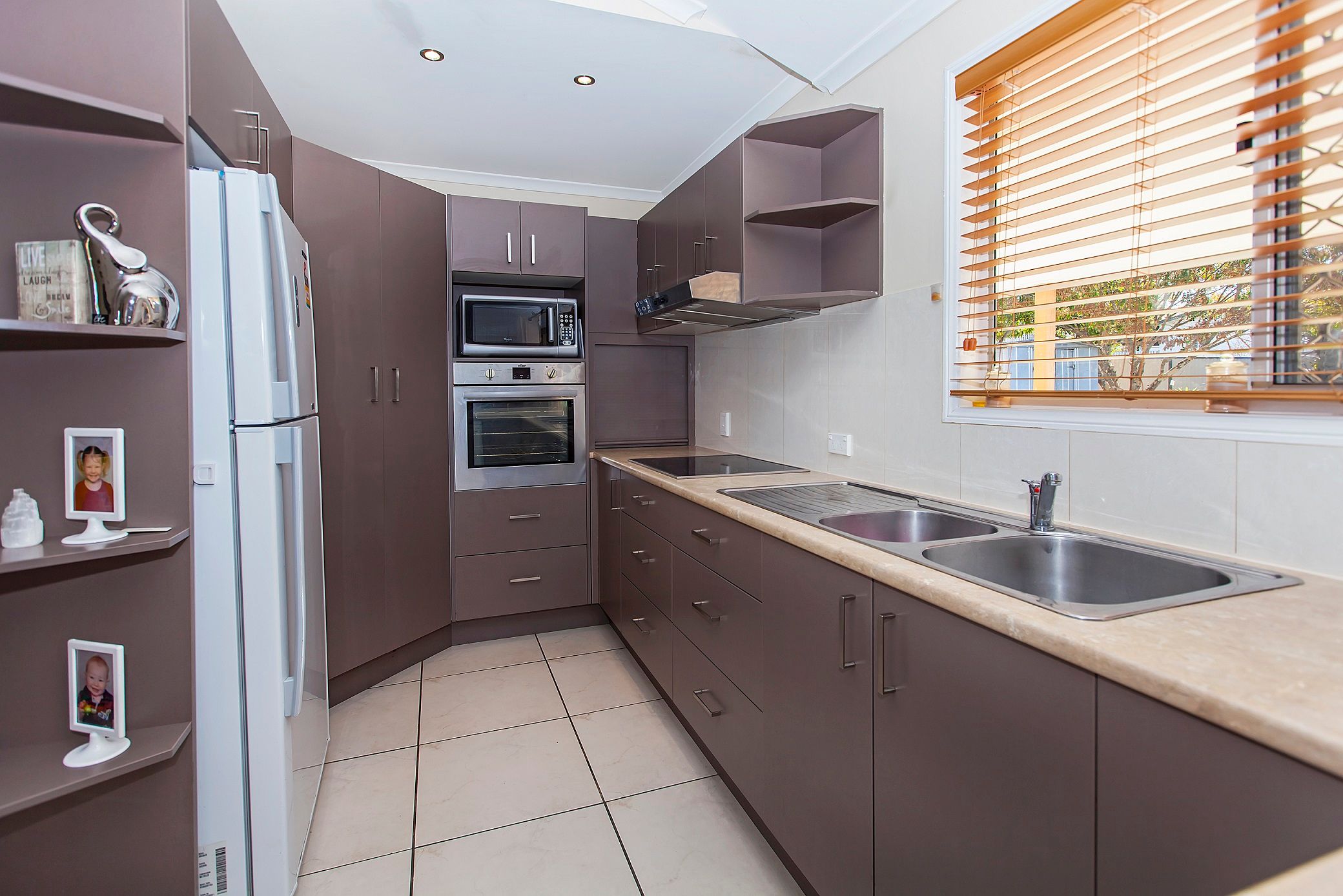 24 Phyllis Street, Eastern Heights QLD 4305