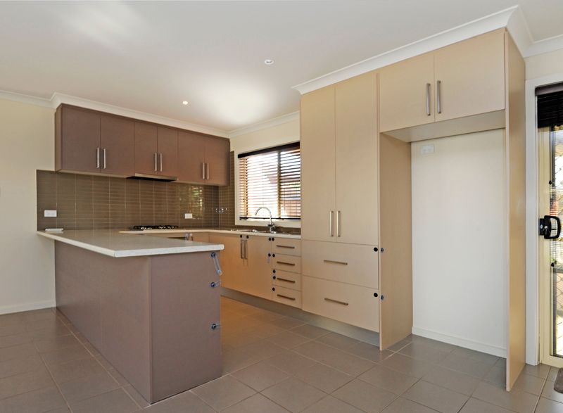 2/10 Wilgah Street, THOMASTOWN, VIC 3074