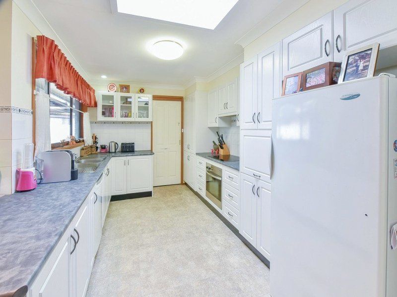 42 Debenham Avenue, Leumeah, NSW 2560