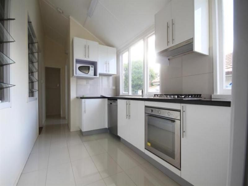2/1105 Logan Road, Holland Park West, QLD 4121