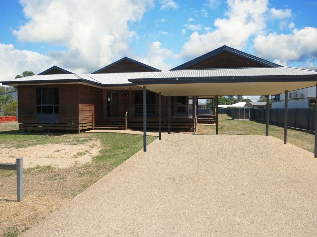 17a Gray Street, Emerald QLD 4720