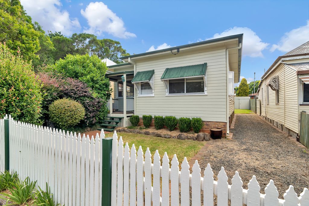 4 Shipley Street, East Toowoomba, QLD 4350