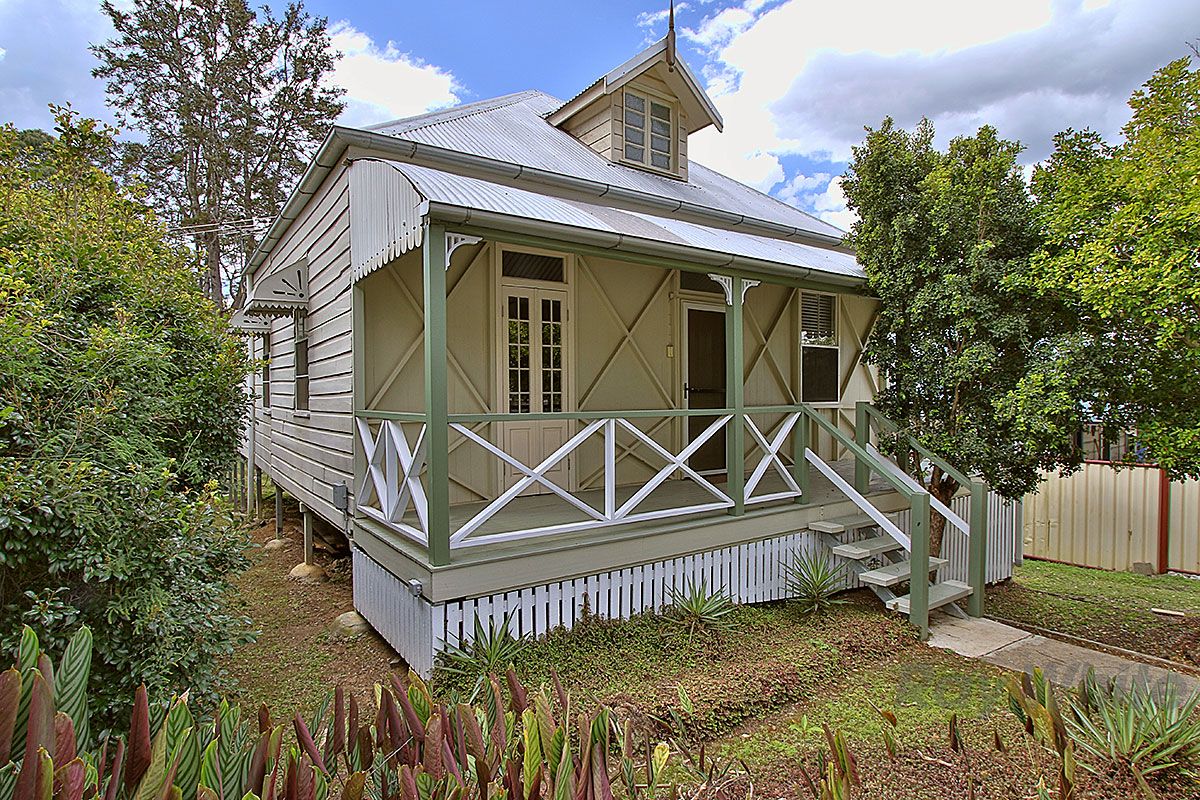 12 Panton Street, Woodend QLD 4305