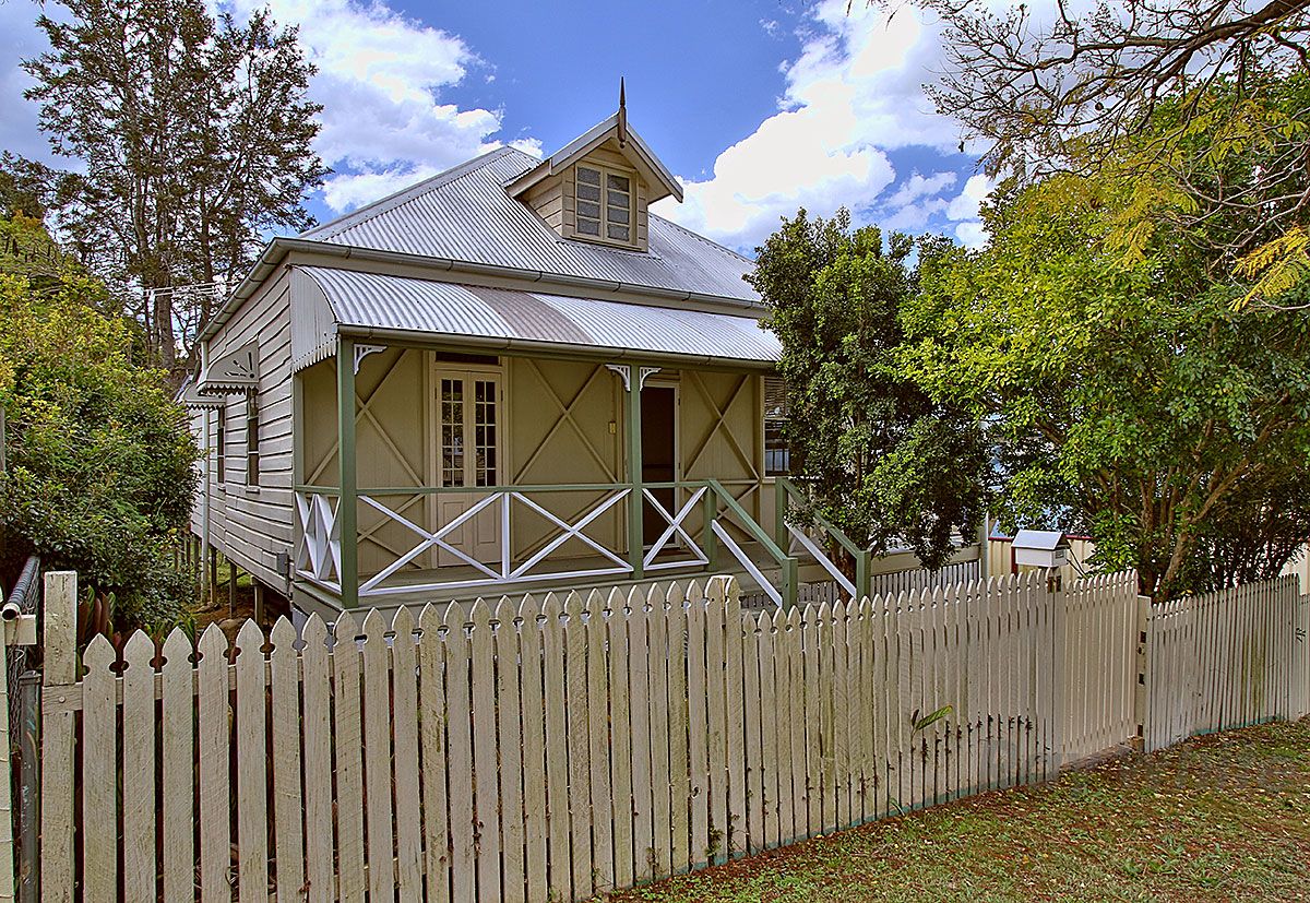 12 Panton Street, Woodend, QLD 4305