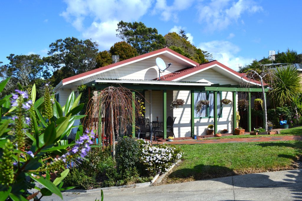 13 Longview Rise, Massey, Waitakere City