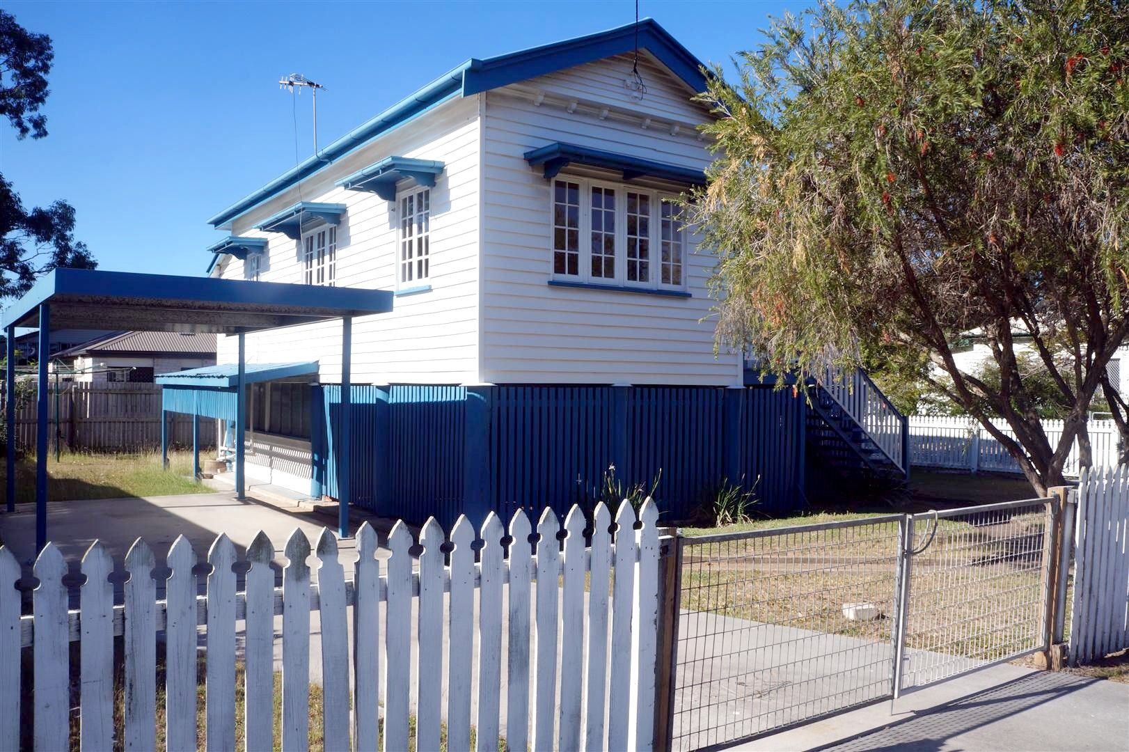 12 Roberts Street, South Gladstone, QLD 4680