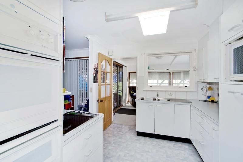 85 Letchworth Parade, Fishing Point, NSW 2283