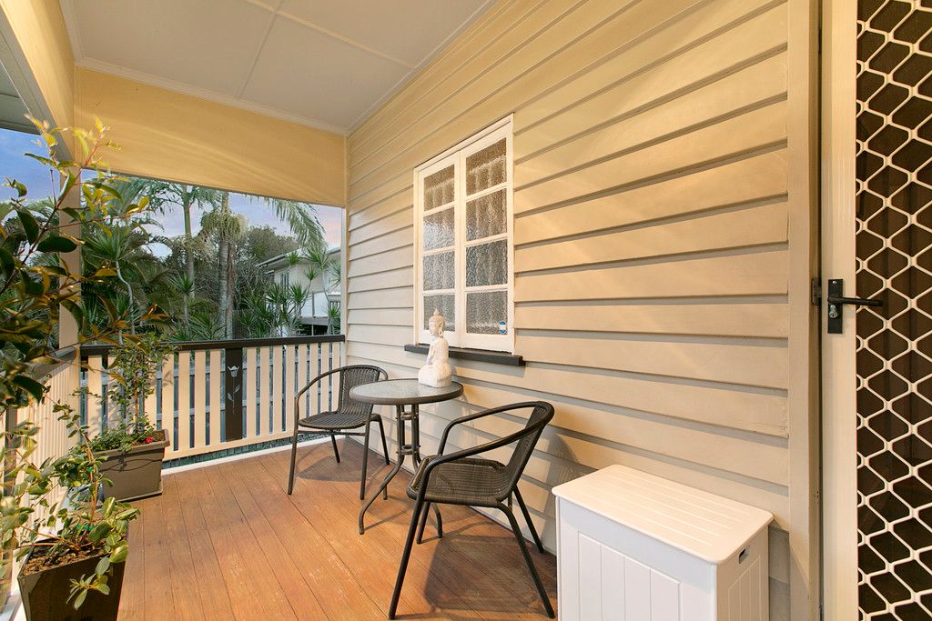 33 Cavillon Street, Holland Park, QLD 4121