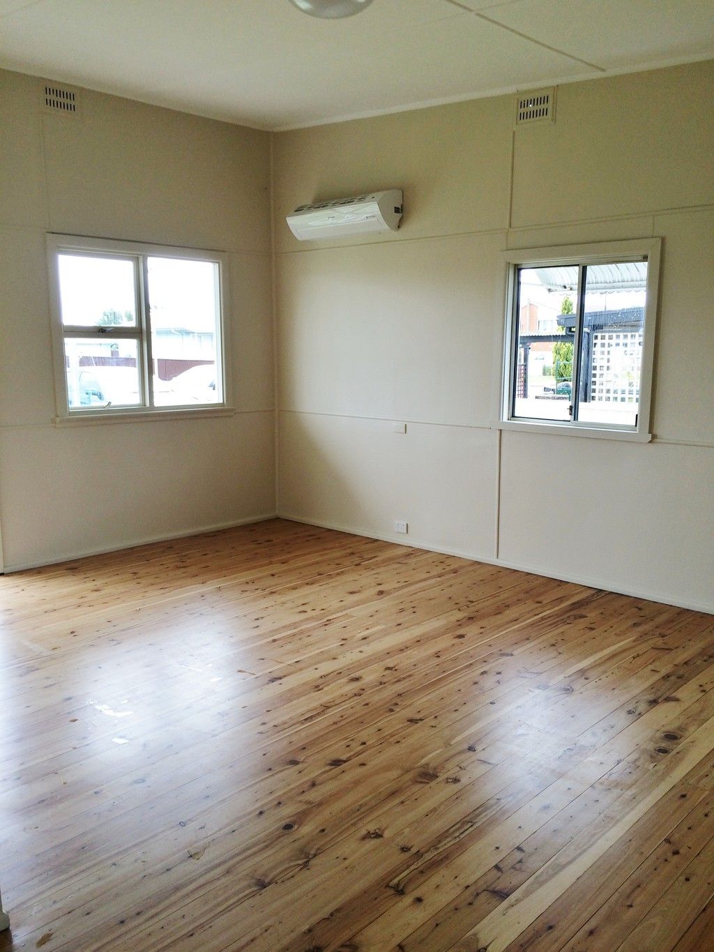 24 Clucas Avenue, Gorokan, NSW 2263