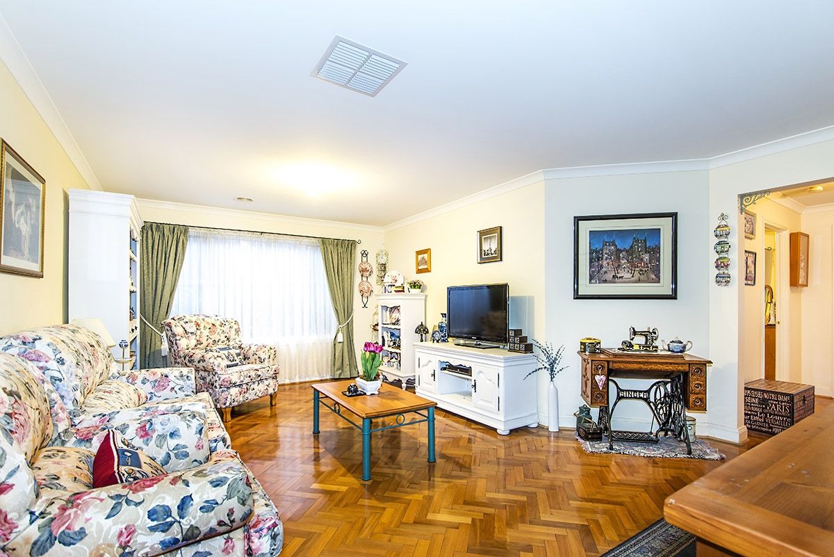 3 Dawes Court, Mill Park, VIC 3082