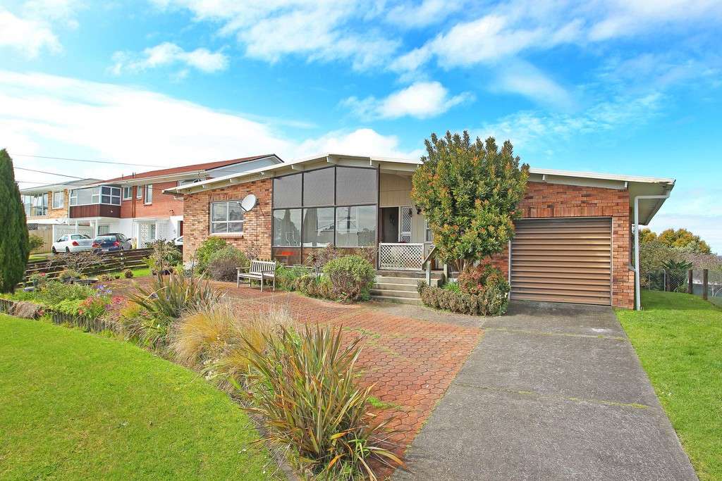 10 Hillcrest Road, Hatfields Beach, Rodney Real Estate Ray White