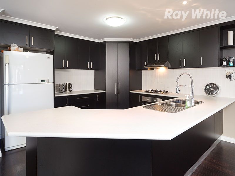 8 St Levans Place, Lavington, NSW 2641