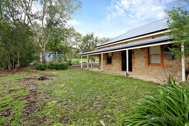 18 Wendouree Road, Clare, SA 5453