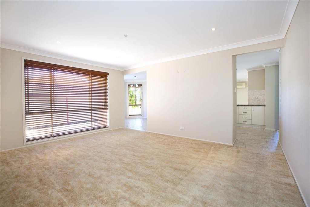 8 Thornbill Crescent, Glenmore Park, NSW 2745