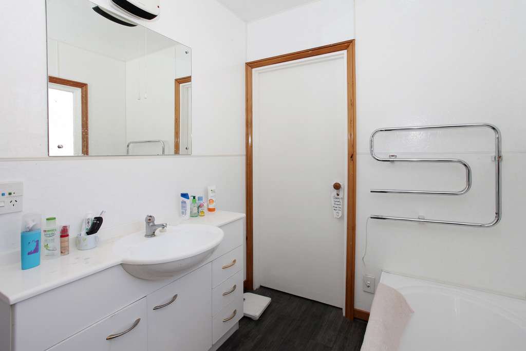 70 Hansons Lane photo 4