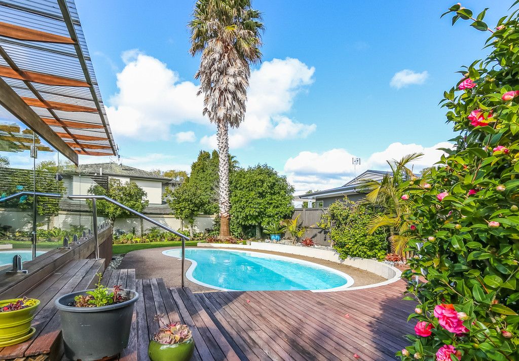 140 Bramley Drive, Farm Cove, Manukau City