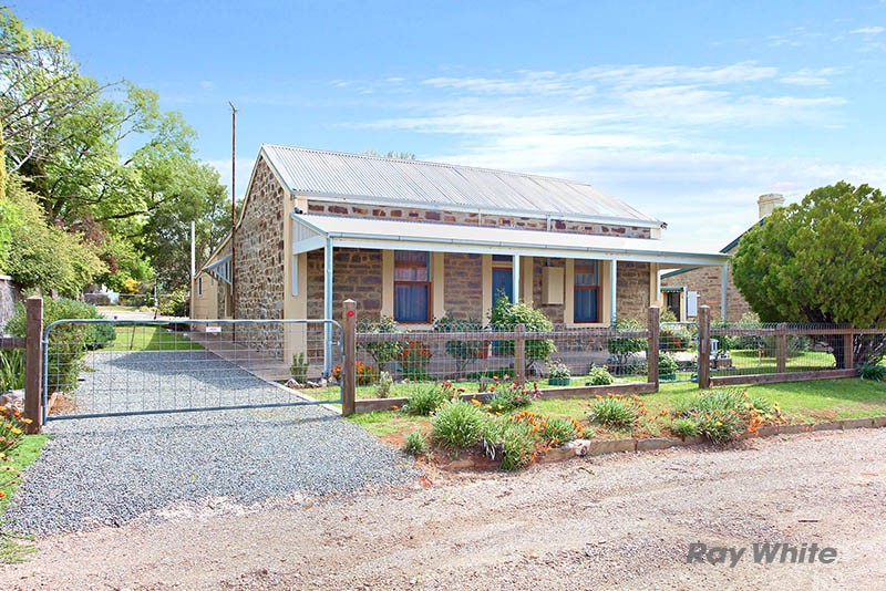 10 Taylor Street, Burra, SA 5417