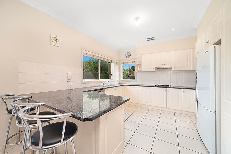 1 Lodgeworth Place, Castle Hill, NSW 2154