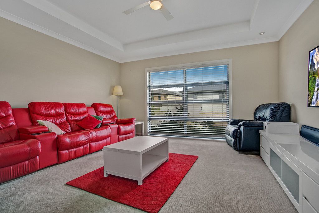 27 Kelly Circle, Rutherford, NSW 2320