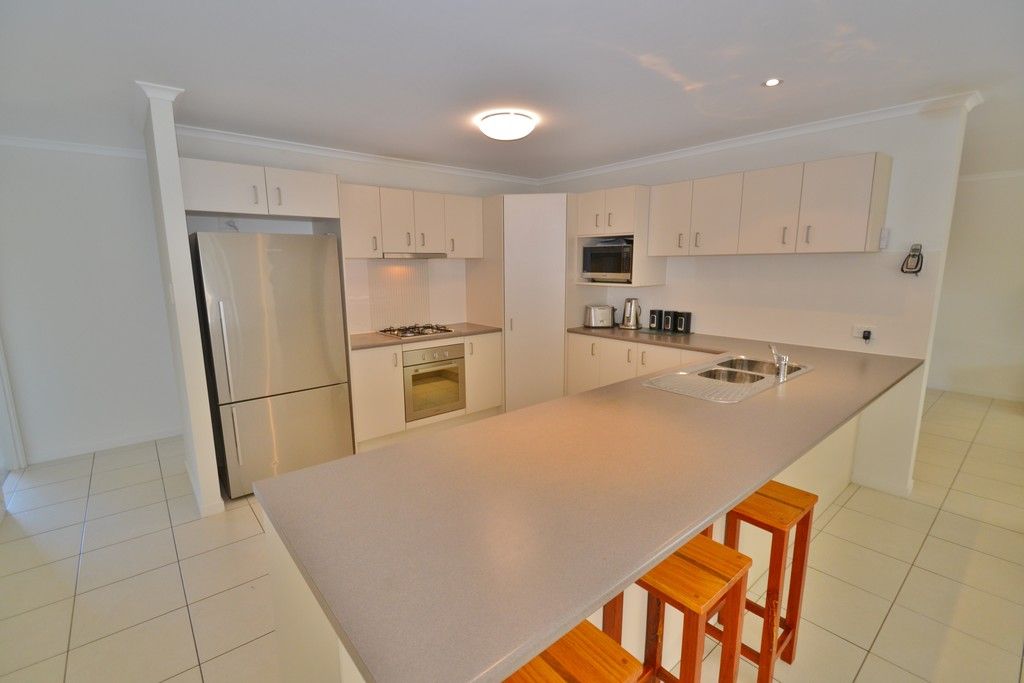 19 Heights Road, Beerwah, QLD 4519