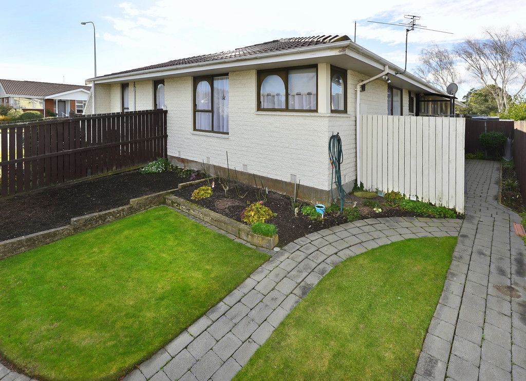 1/2 Calbreath Place, Russley, Christchurch City