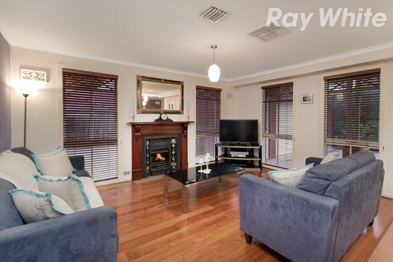11 Adam Place, Mill Park, VIC 3082