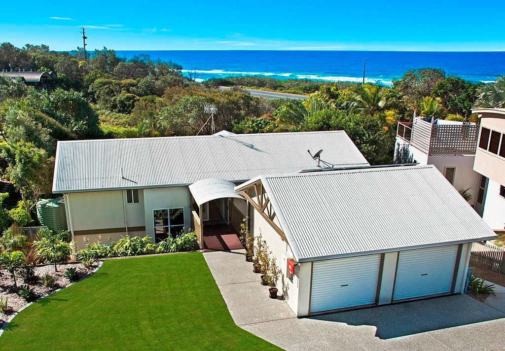 3 Crusoe Court, Castaways Beach, QLD 4567