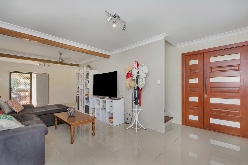 25 Mary Street, Flinders View, QLD 4305