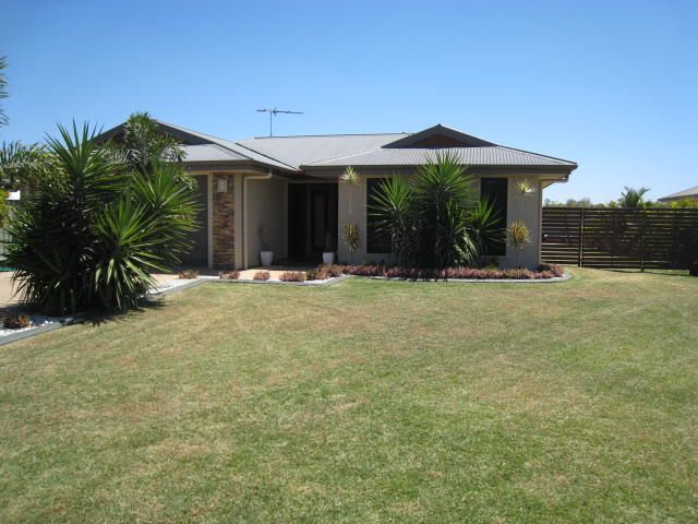 17 Cook Close, Emerald QLD 4720