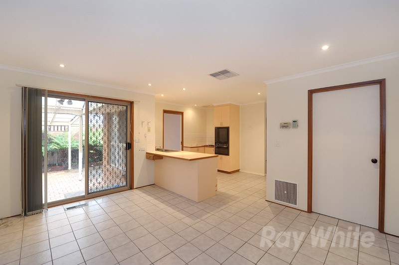 11 Taldra Drive, FERNTREE GULLY, VIC 3156