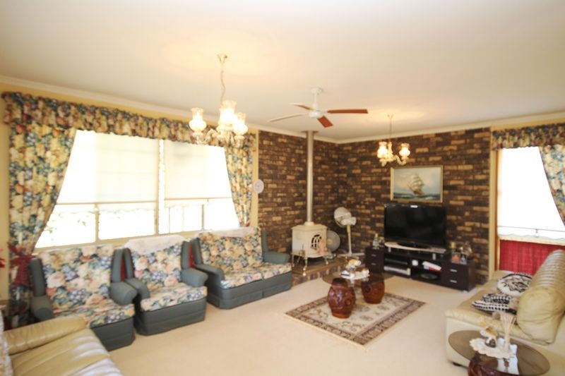 8 Tibrogargan Drive, Beerburrum, QLD 4517