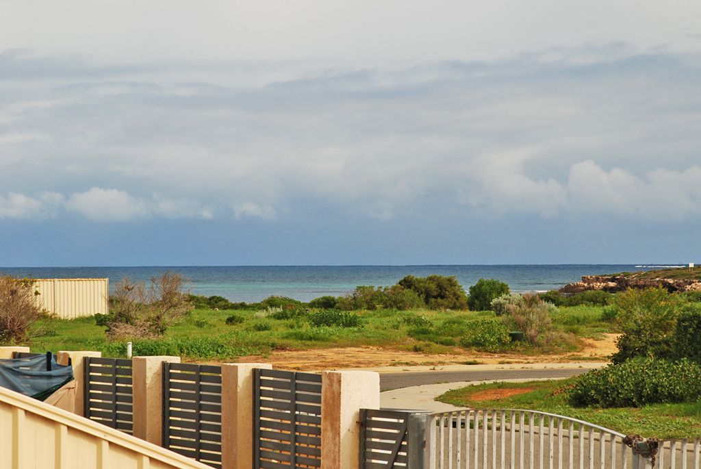 16 Glover Crescent, Green Head, WA 6514