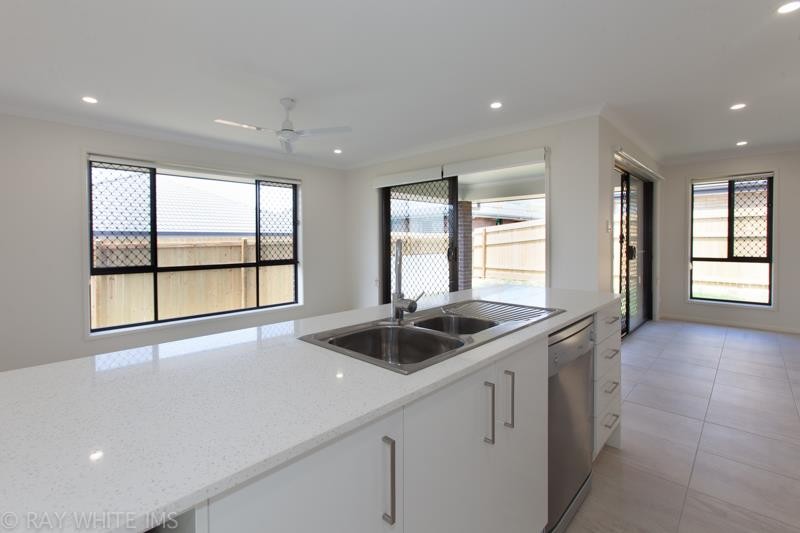 38 Cummings Circuit, Willow Vale, QLD 4209