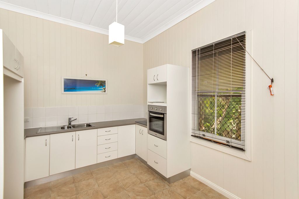 21 Pelican Street, North Ipswich, QLD 4305