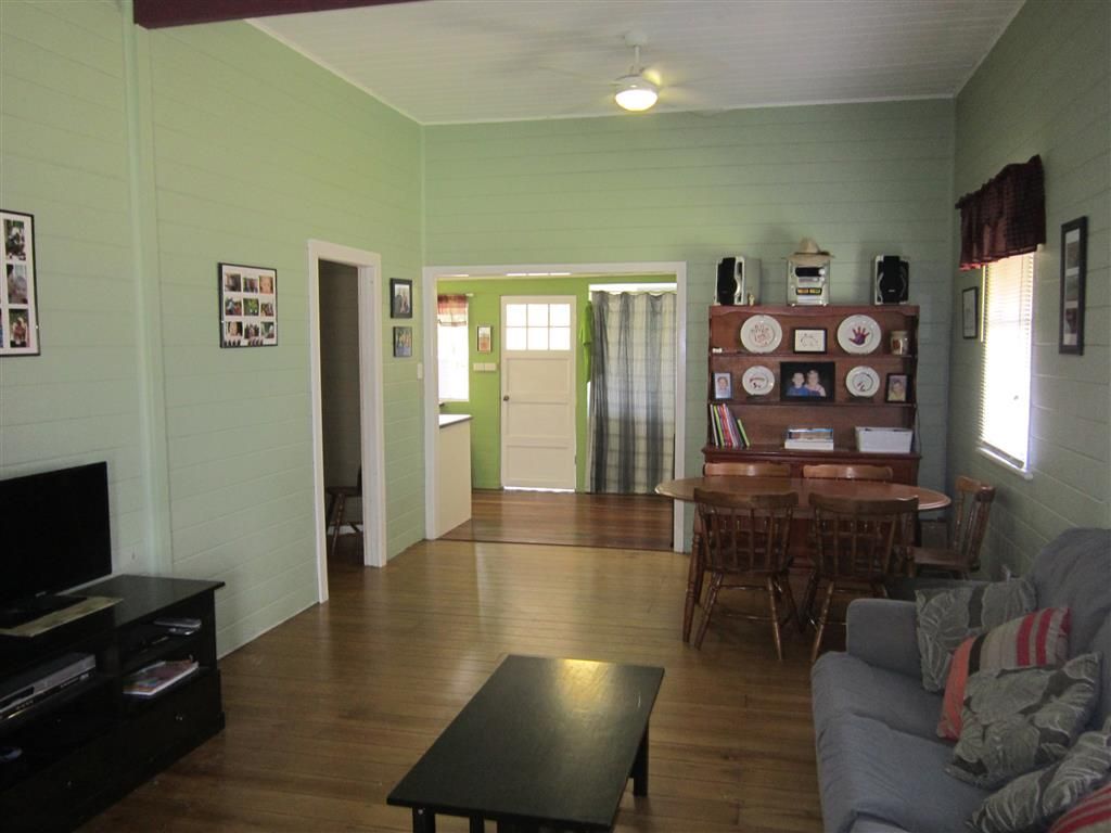 20 Earl Street, Stanwell QLD 4702
