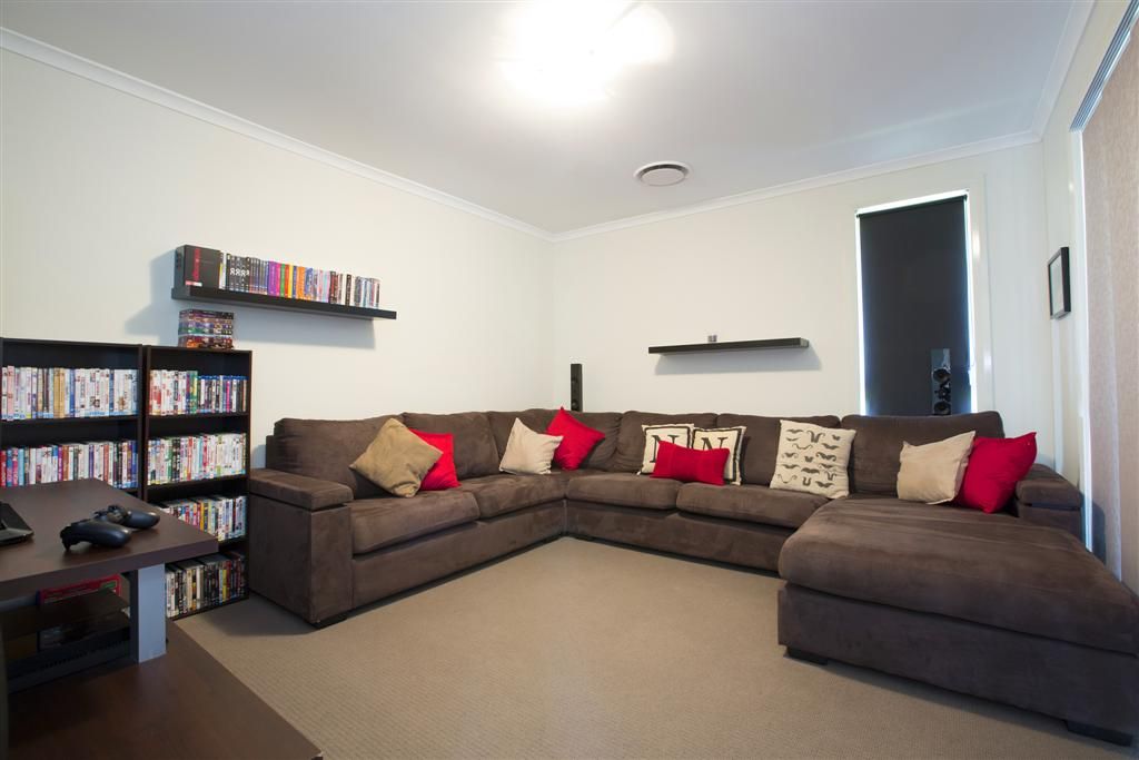 64 Glenmore Ridge Drive, Glenmore Park, NSW 2745