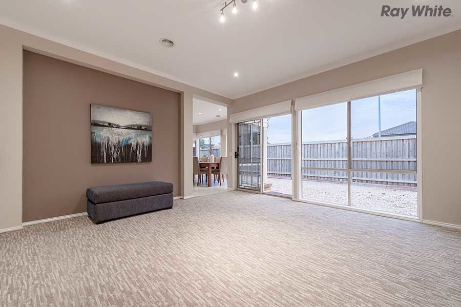 15 Bondi Lane, Taylors Hill, VIC 3037