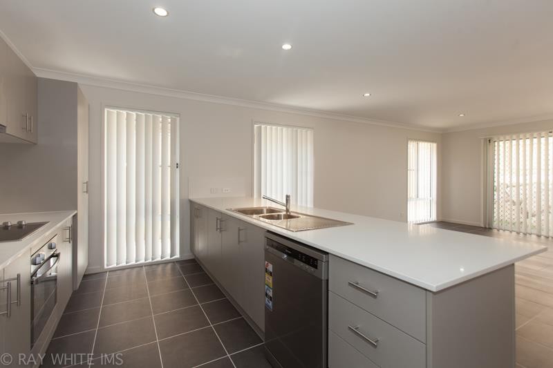 18 Hillsborough Street, Pimpama, QLD 4209
