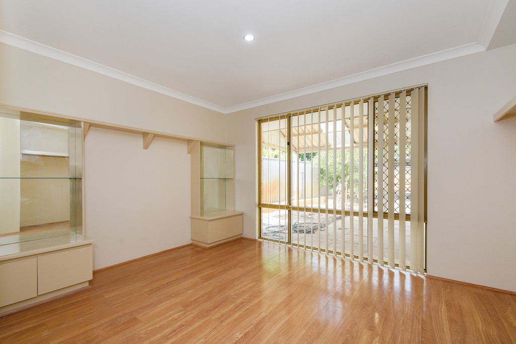 8 Highclere Boulevard, Marangaroo, WA 6064
