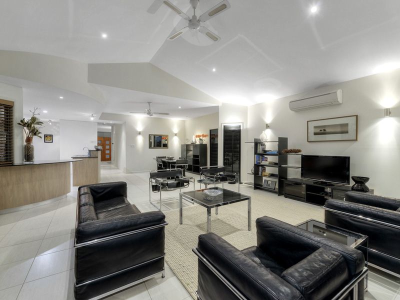 63 Virginia Avenue, Hawthorne, QLD 4171