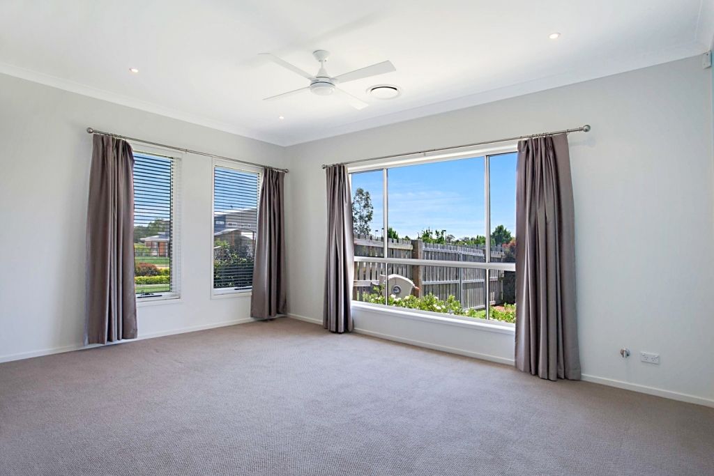 9 Twin Creeks Drive, Luddenham, NSW 2745