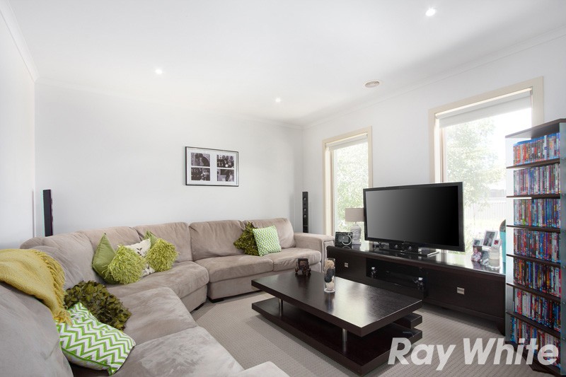 27 Tangelo Terrace, PAKENHAM, VIC 3810