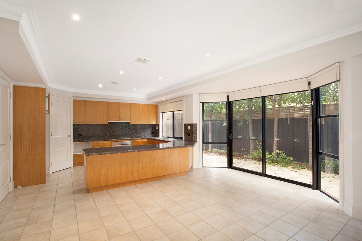 33 Winston Way, Murrumbeena, VIC 3163