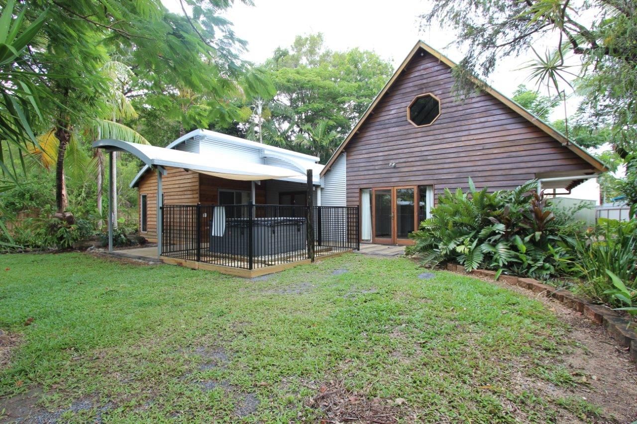 10 Strombus Avenue, TRINITY BEACH, QLD 4879