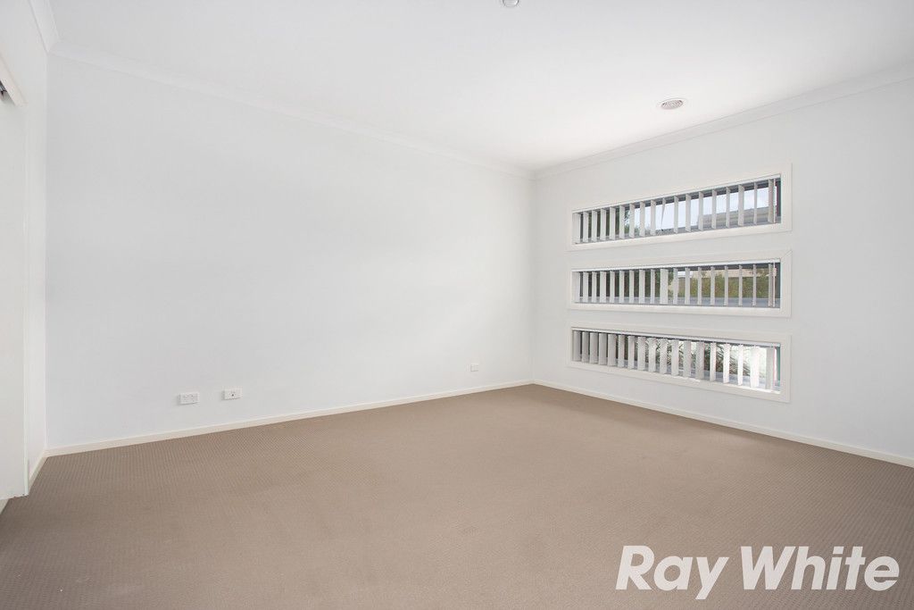35 Edgeware Close, Pakenham, VIC 3810